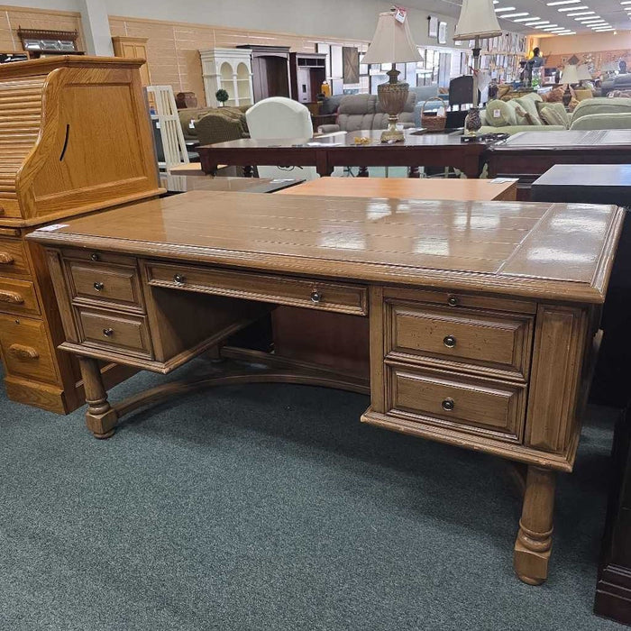 DESK BTK