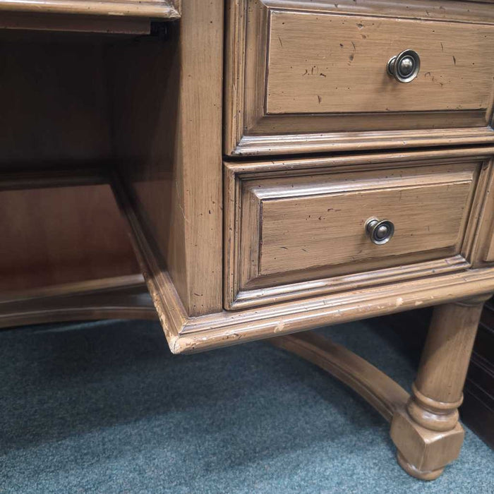 DESK BTK