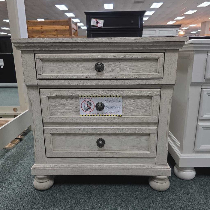 NIGHTSTAND 1616W-4