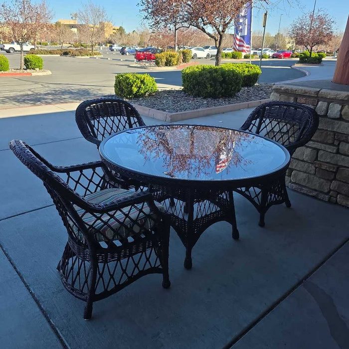 ROUND GLASS TABLE WITH 3 CHAIRS ATH