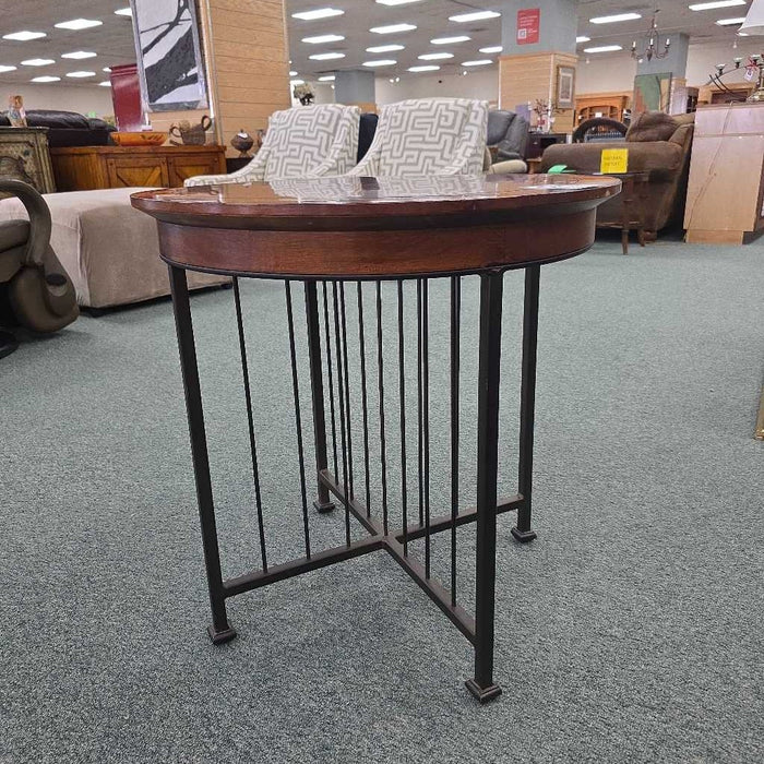 ACCENT TABLE AT