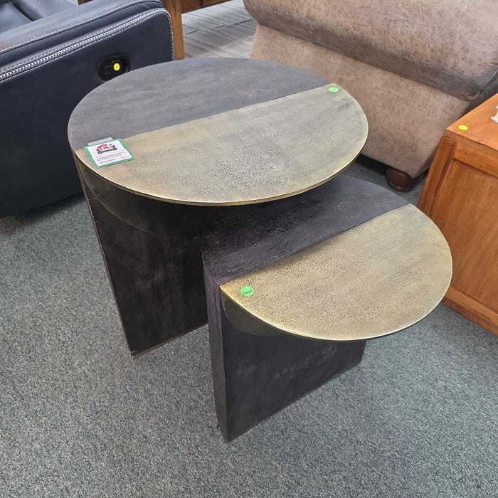 TUNICA NESTING TABLES