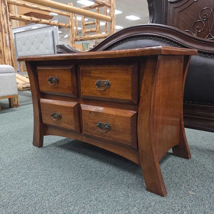 4 DRAWER CHEST OF DRAWERS KL