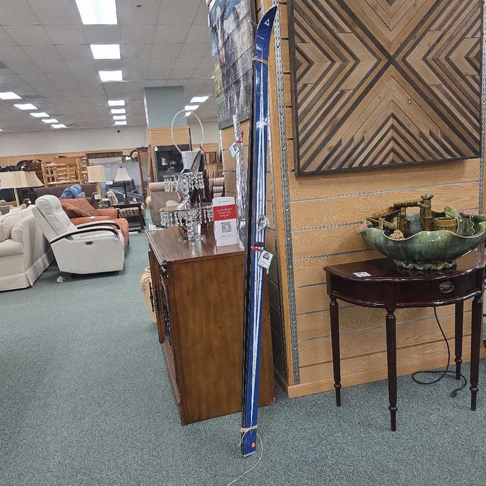 ANTIQUE SKIS SET BHC