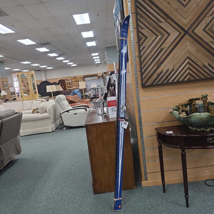 ANTIQUE SKIS SET BHC