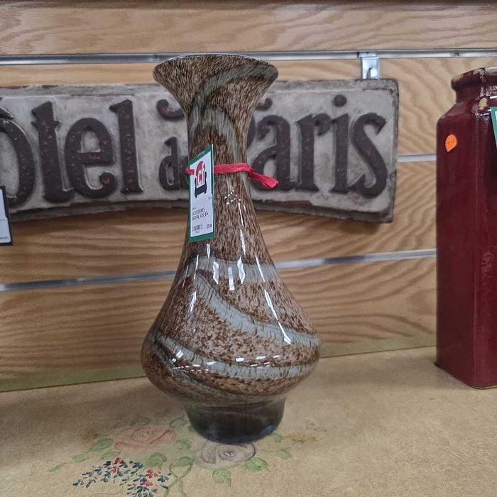 BROWN VASE BA