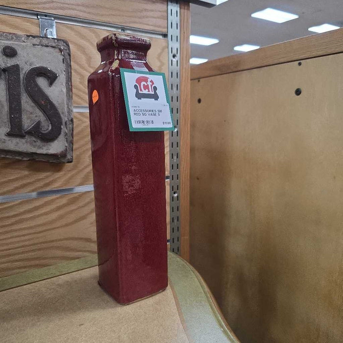 SM RED SQ VASE S