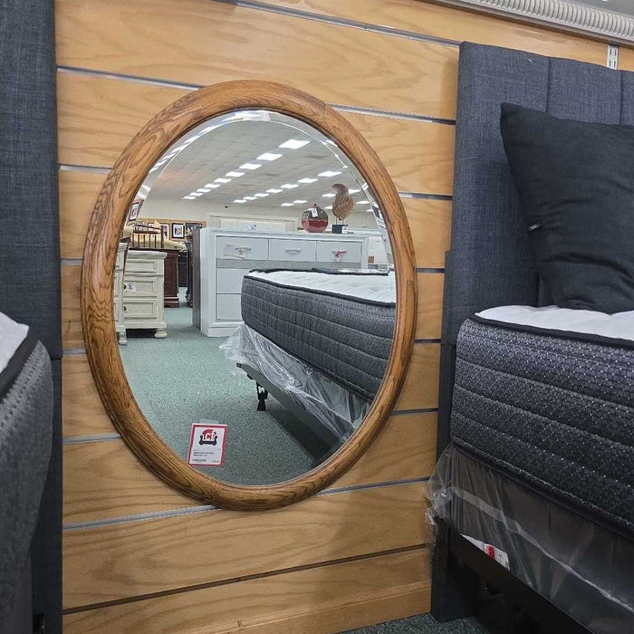 ROUND MIRROR AT