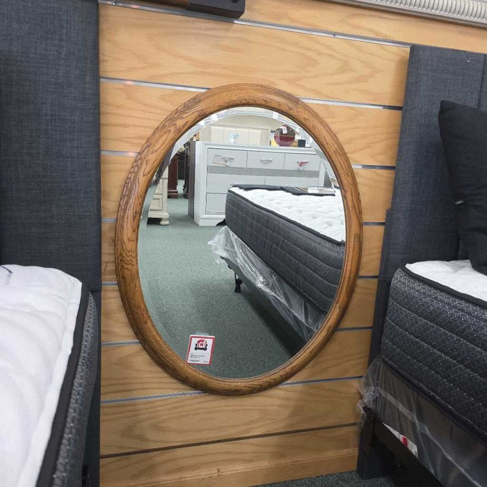 ROUND MIRROR AT