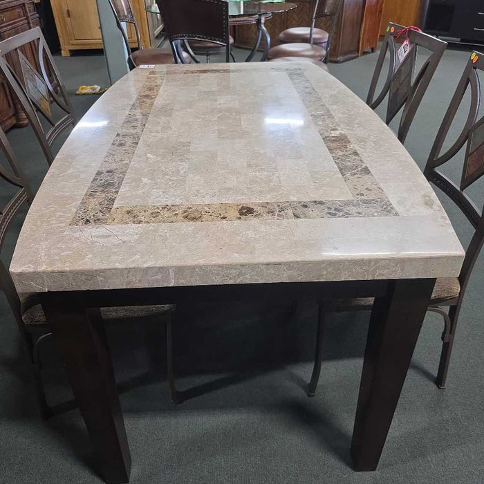 DINING TABLE BTK