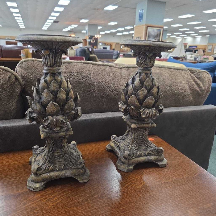 SET OF 2 CANDLE HOLDERS BT