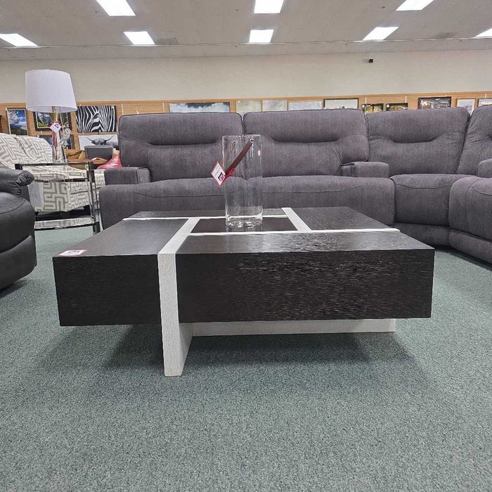 LEXINGTON COFFEE TABLE KLH