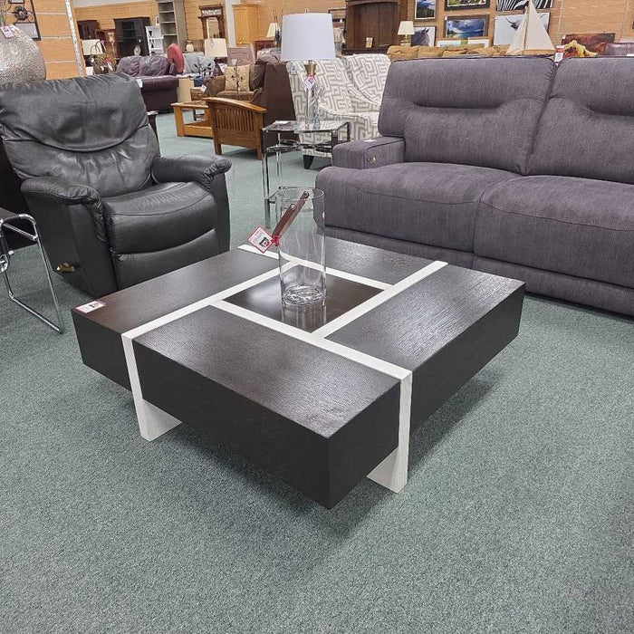 LEXINGTON COFFEE TABLE KLH