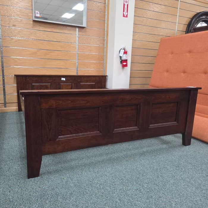 BRENTWOOD QUEEN BED SKH