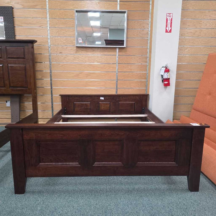 BRENTWOOD QUEEN BED SKH