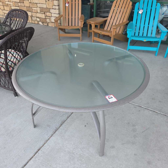 ROUND TABLE TB