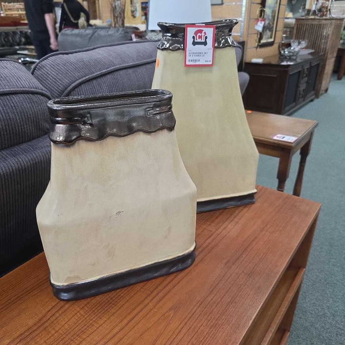 SET OF 2 VASES LS