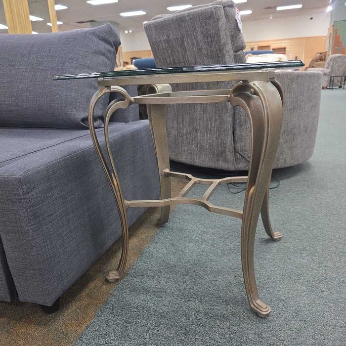 SILVER END TABLE AT