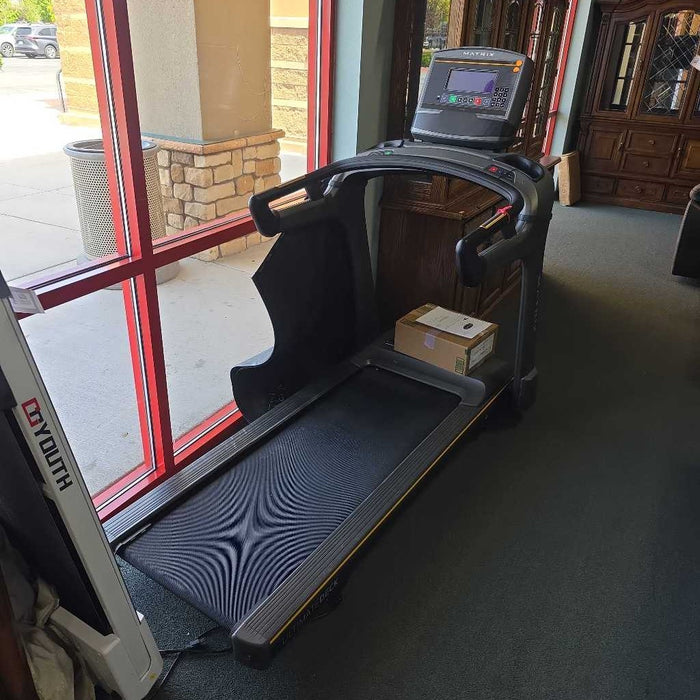TREADMILL WITH FLOOR MATS ATH