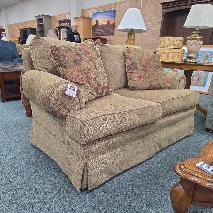BROYHILL LOVESEAT LSH