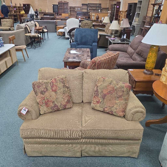 BROYHILL LOVESEAT LSH