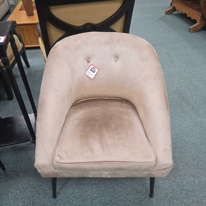 TAN ACCENT CHAIR KL