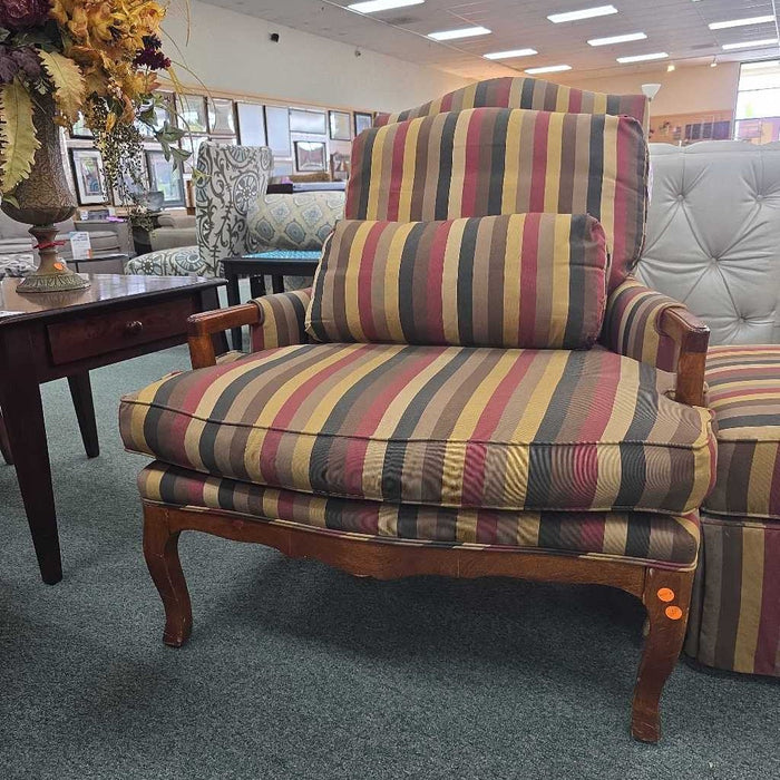 ACCENT CHAIR WITH OTTOMAN BHC
