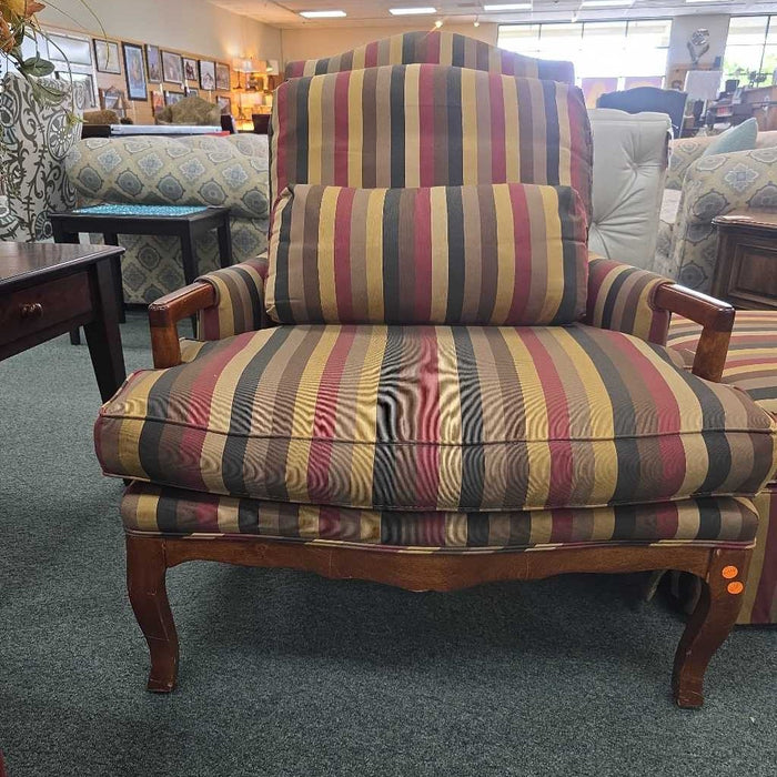 ACCENT CHAIR WITH OTTOMAN BHC