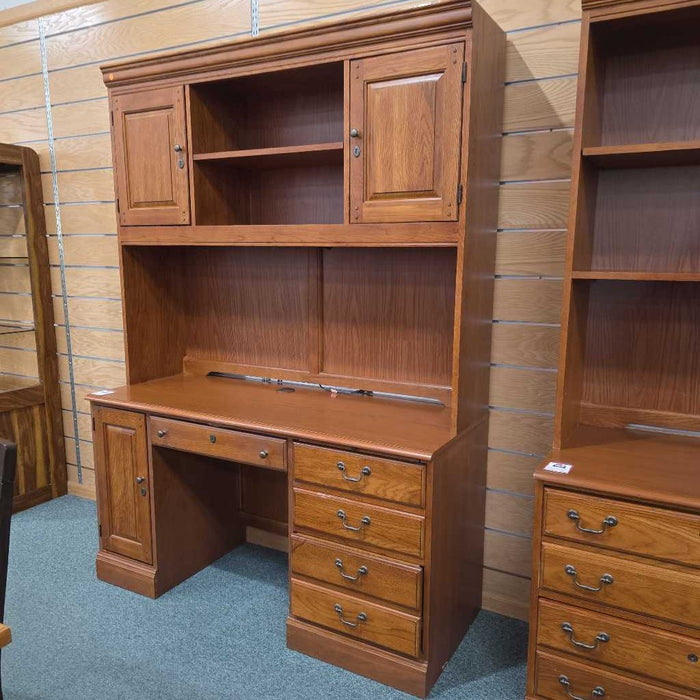 DESK WITH HUTCH LSH