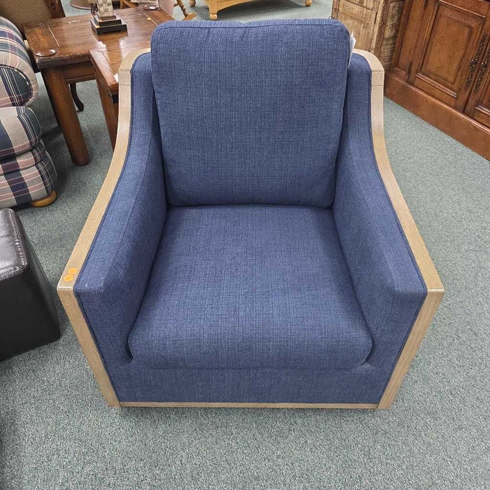 BLUE SWIVEL CHAIR BTK
