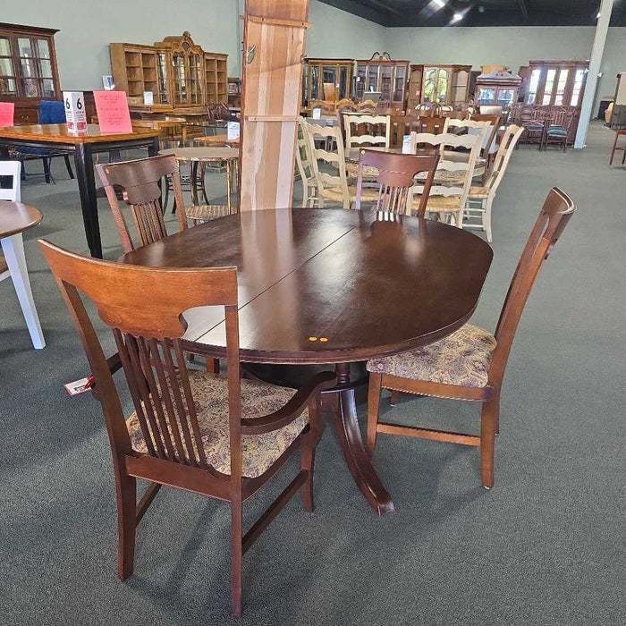 TABLE WITH 2 LEAVES & 4 CHAIRS KLH
