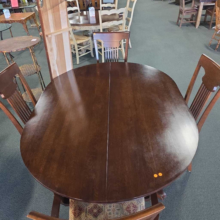 TABLE WITH 2 LEAVES & 4 CHAIRS KLH