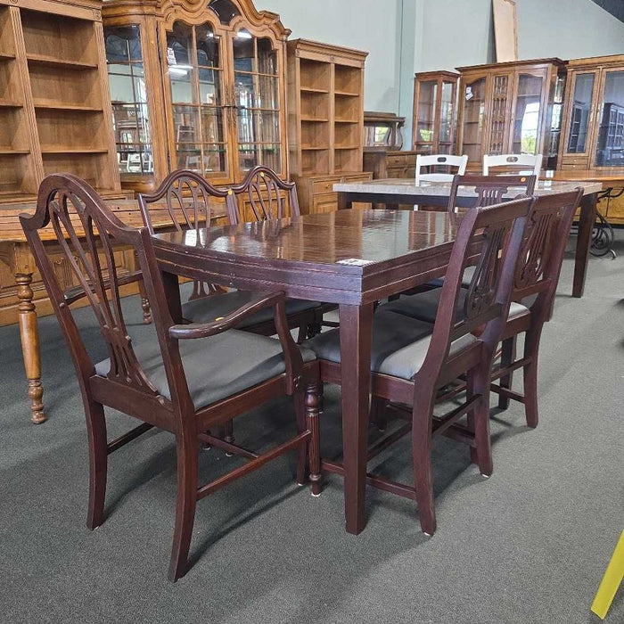 TABLE WITH 6 CHAIRS BAH