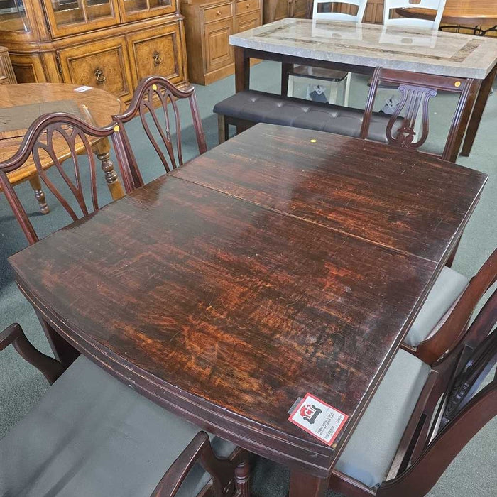TABLE WITH 6 CHAIRS BAH