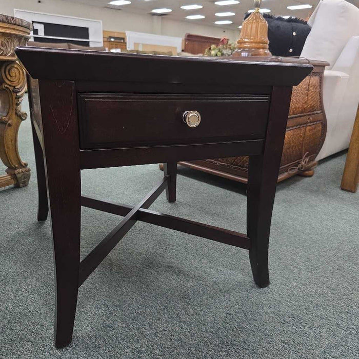 BROYHILL END TABLE SK
