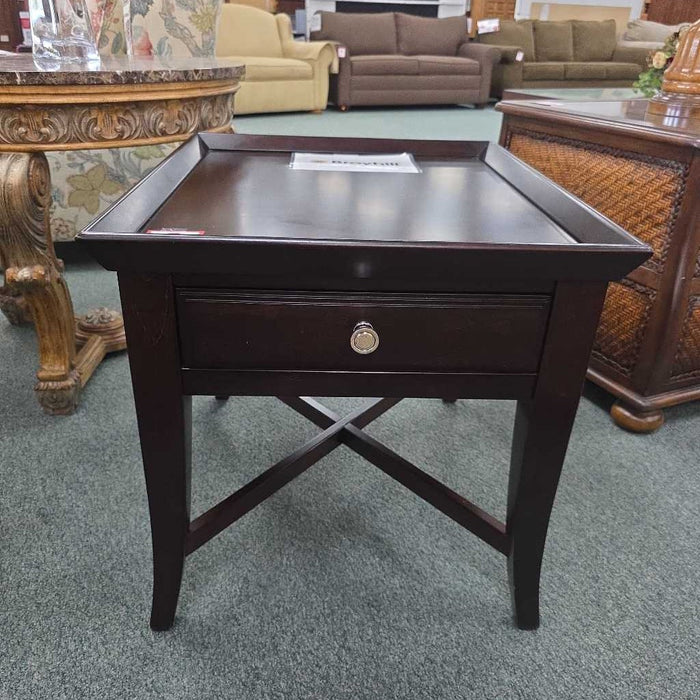 BROYHILL END TABLE SK