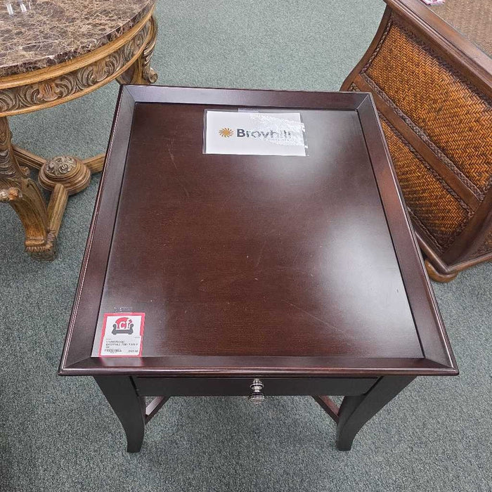 BROYHILL END TABLE SK