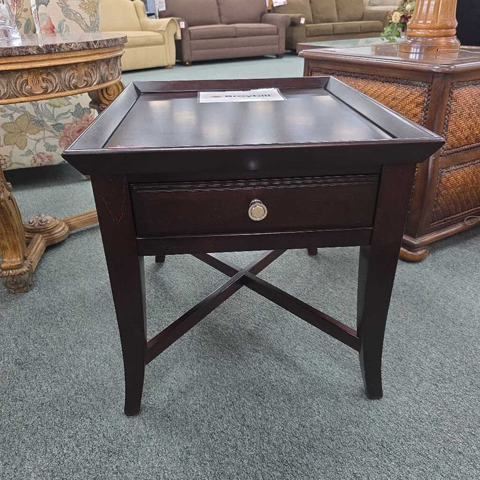 BROYHILL END TABLE SK