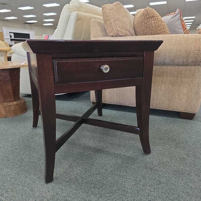 BROYHILL END TABLE SK