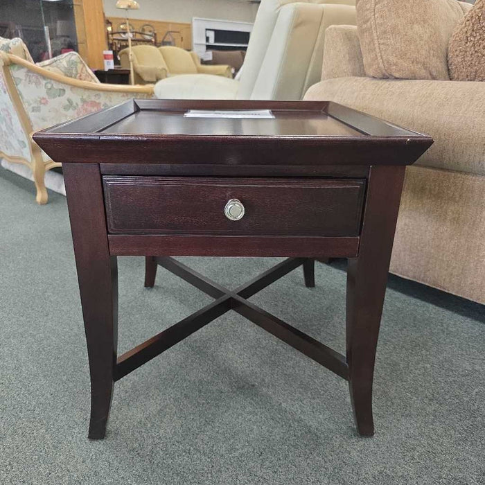BROYHILL END TABLE SK
