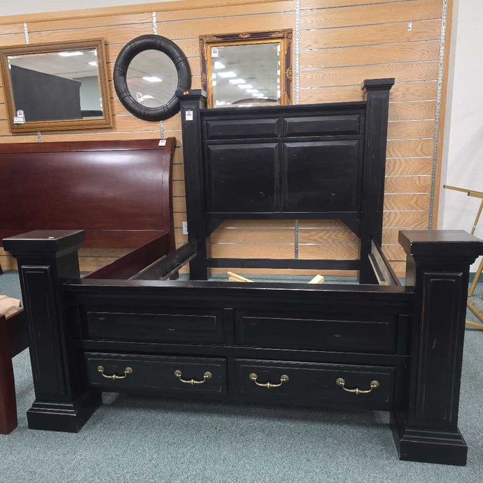 QUEEN BED LTT