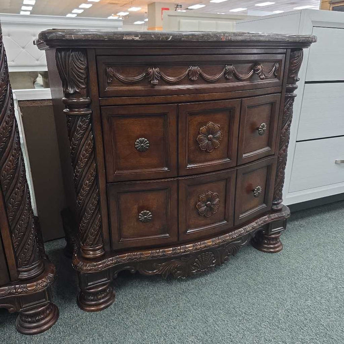 NIGHTSTAND BST