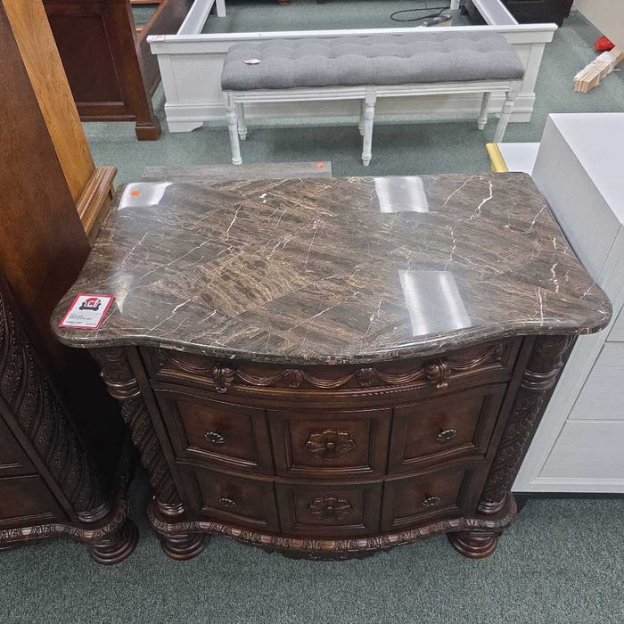 NIGHTSTAND BST
