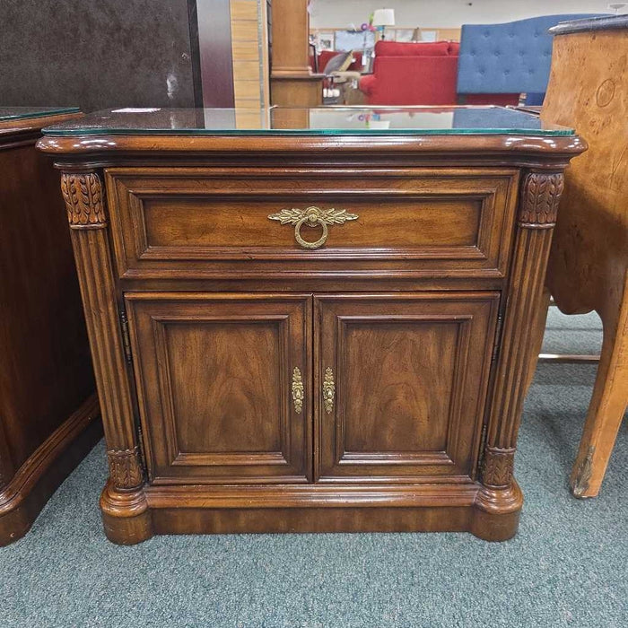 NIGHTSTAND MI
