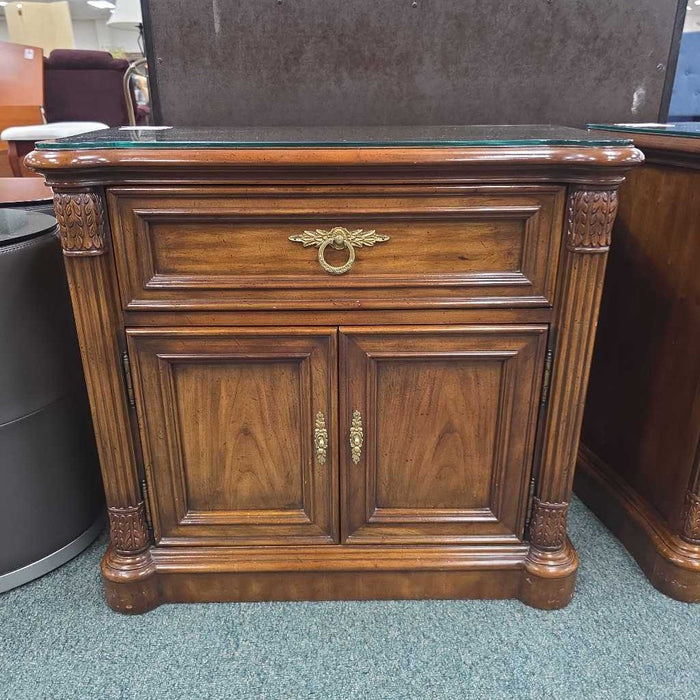 NIGHTSTAND MI