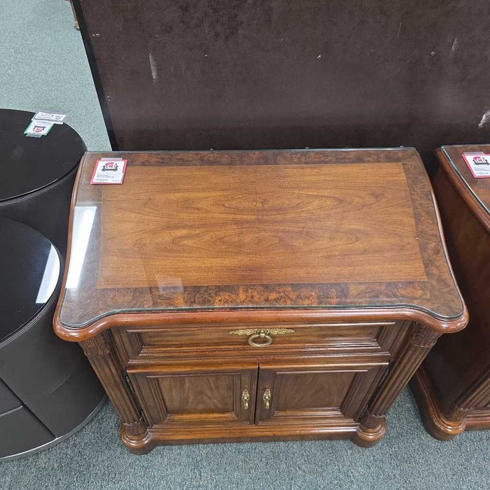 NIGHTSTAND MI