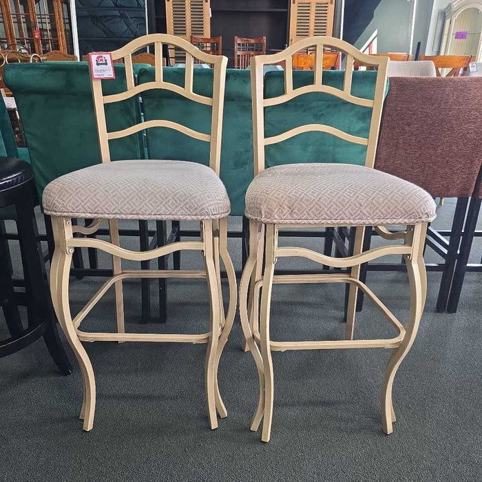 SET OF 2 STOOLS AT