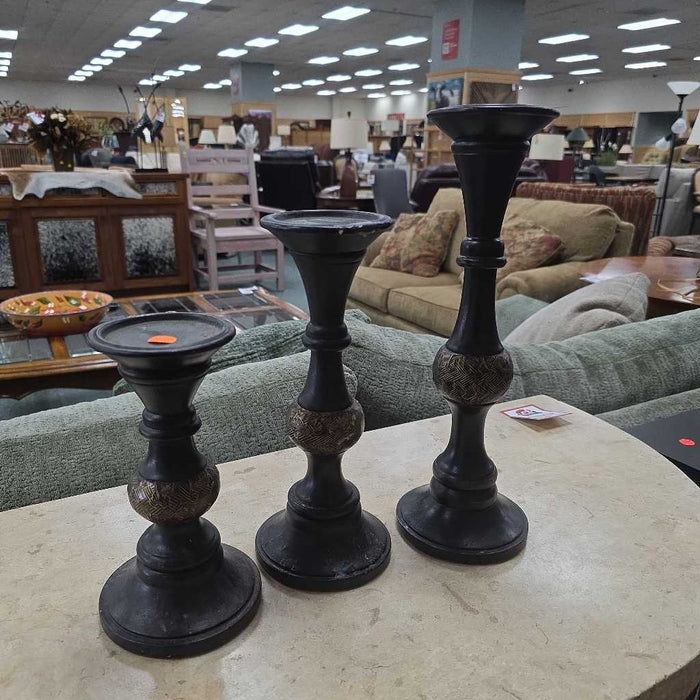 SET OF 3 CANDLE HOLDERS BA