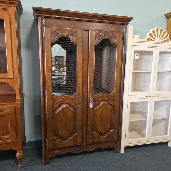 CABINET WITH CHICKEN WIRE LSH