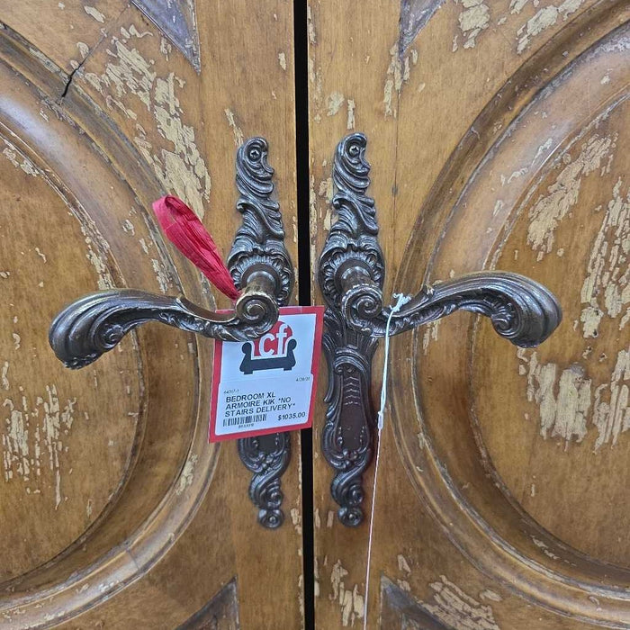 XL ARMOIRE KIK *NO STAIRS DELIVERY*